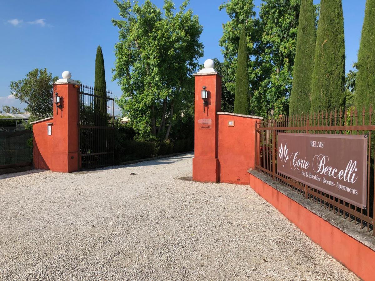 Relais Corte Bercelli Valeggio sul Mincio Esterno foto