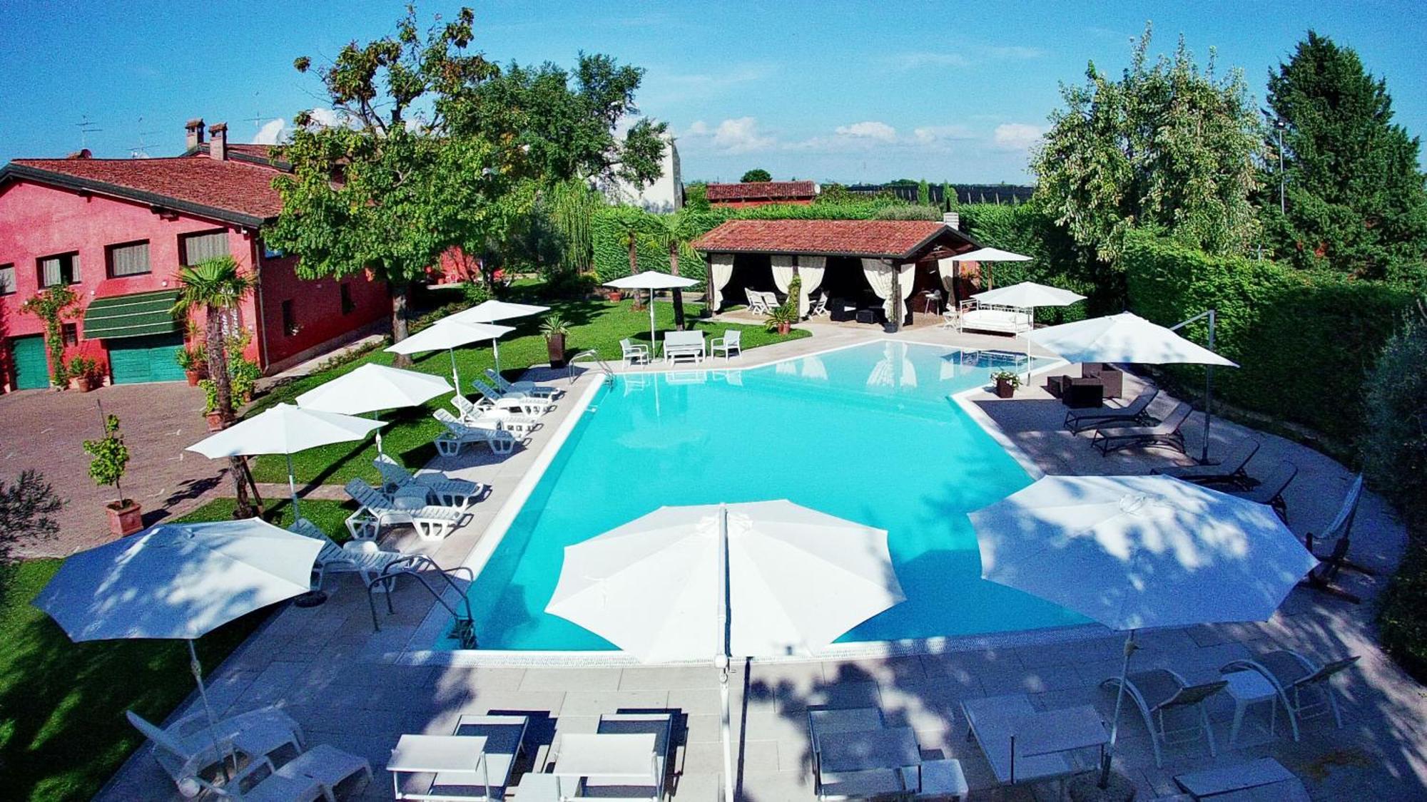 Relais Corte Bercelli Valeggio sul Mincio Esterno foto